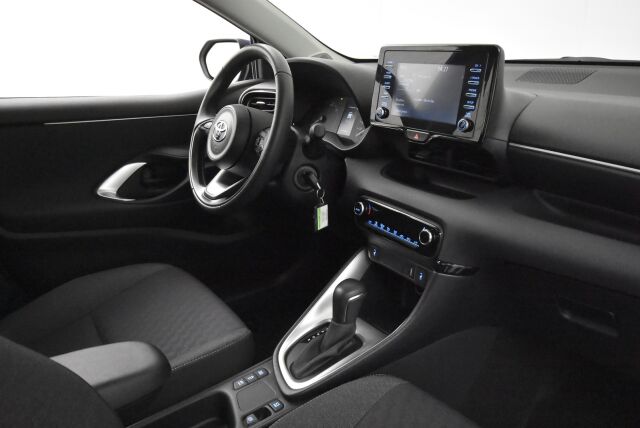 Toyota Yaris 2023 1,5 Hybrid Active / 1-Om. Suomiauto / Merkkihuollettu / ALV / ACC / P-Kamera / Lohkolämmitin