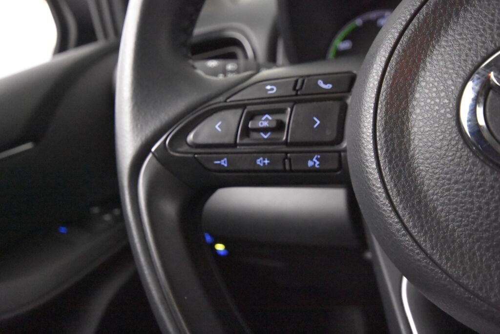 Toyota Yaris 2023 1,5 Hybrid Active / 1-Om. Suomiauto / Merkkihuollettu / ALV / ACC / P-Kamera / Lohkolämmitin