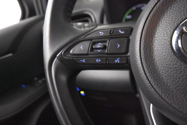 Toyota Yaris 2023 1,5 Hybrid Active / 1-Om. Suomiauto / Merkkihuollettu / ALV / ACC / P-Kamera / Lohkolämmitin