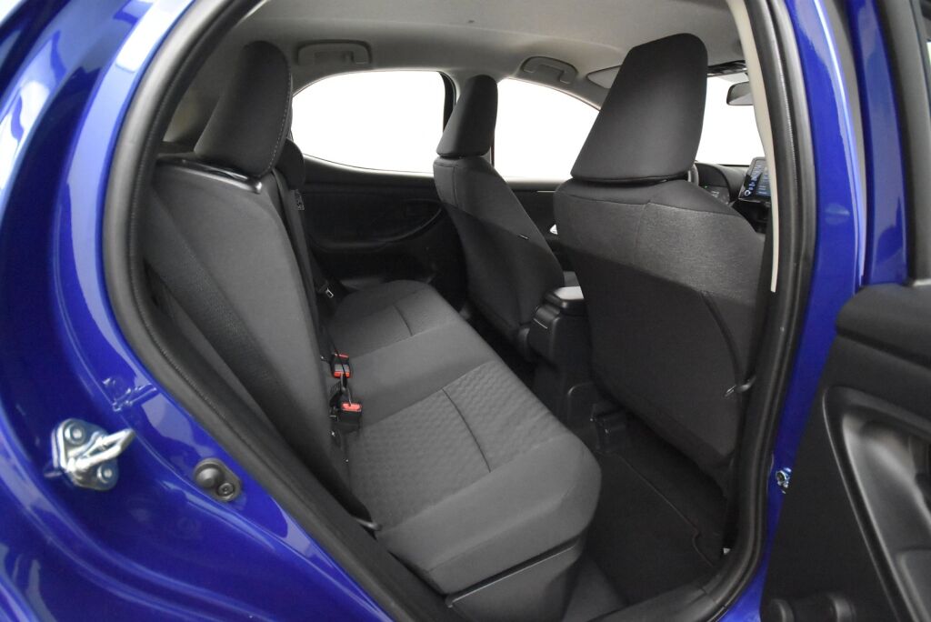 Toyota Yaris 2023 1,5 Hybrid Active / 1-Om. Suomiauto / Merkkihuollettu / ALV / ACC / P-Kamera / Lohkolämmitin