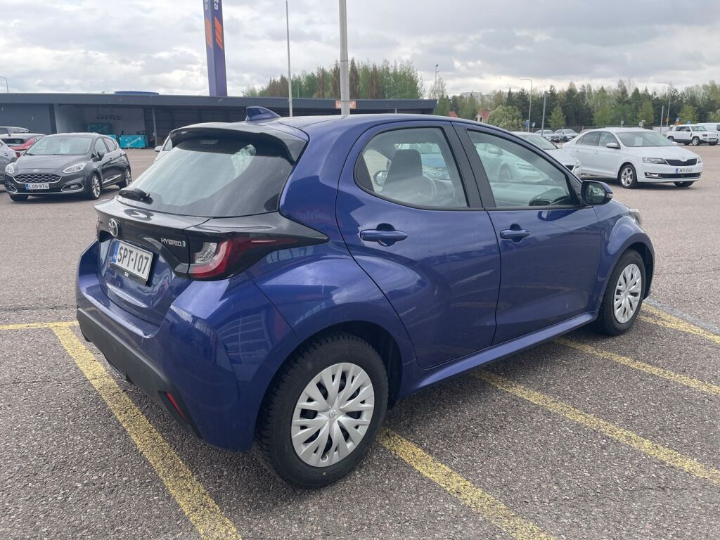 Toyota Yaris 2023 1,5 Hybrid Active / ALV / Tehdastakuu / Adap.vakkari / P.kamera / Lohkolämmitin /