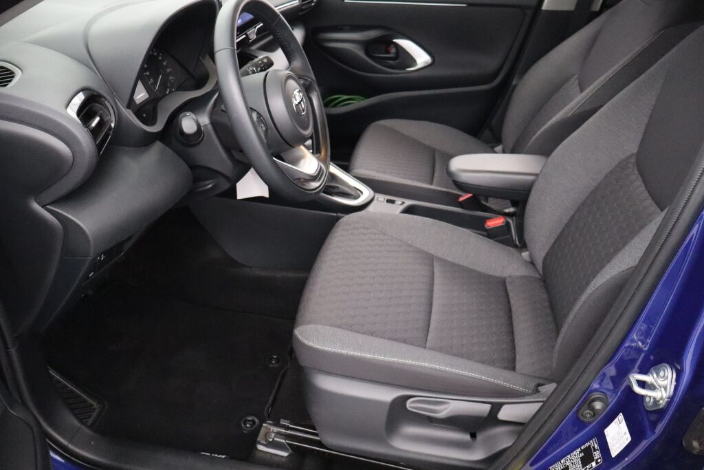 Toyota Yaris 2023 1,5 Hybrid Active 1-Om. Suomiauto / ALV / ACC / P-Kamera / Lohkolämmitin
