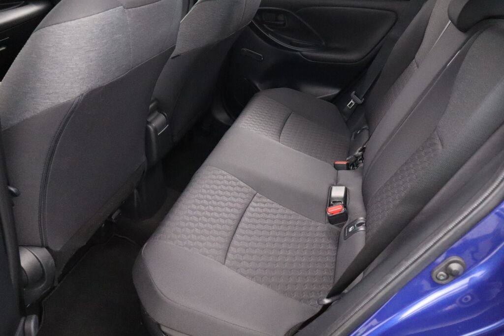 Toyota Yaris 2023 1,5 Hybrid Active 1-Om. Suomiauto / ALV / ACC / P-Kamera / Lohkolämmitin