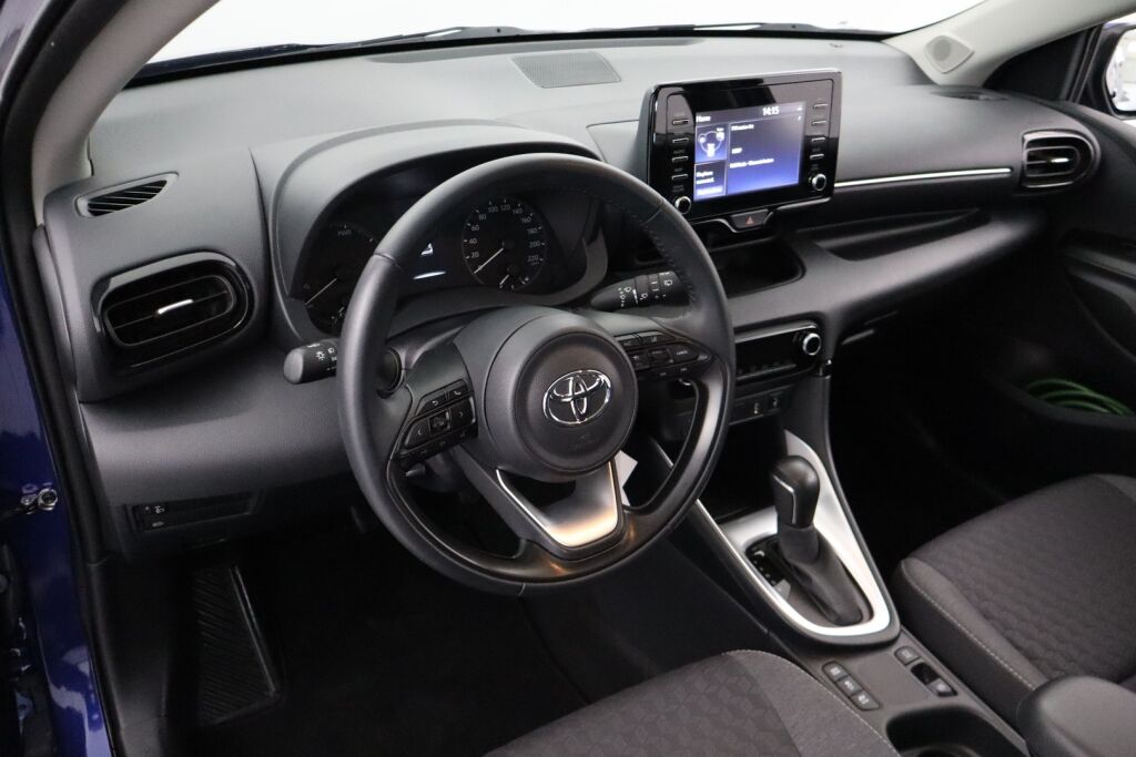 Toyota Yaris 2023 1,5 Hybrid Active 1-Om. Suomiauto / ALV / ACC / P-Kamera / Lohkolämmitin