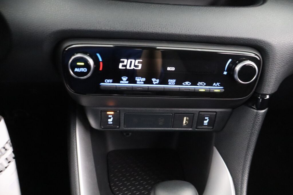 Toyota Yaris 2023 1,5 Hybrid Active 1-Om. Suomiauto / ALV / ACC / P-Kamera / Lohkolämmitin