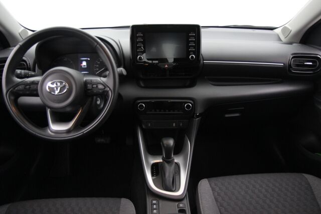 Toyota Yaris 2023 Toyota Yaris 1,5 Hybrid Active / 1-Om. Suomiauto / ALV / ACC / P-Kamera / Lohkolämmitin