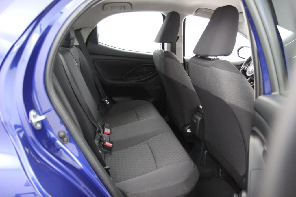 Toyota Yaris 2023 Toyota Yaris 1,5 Hybrid Active / 1-Om. Suomiauto / ALV / ACC / P-Kamera / Lohkolämmitin