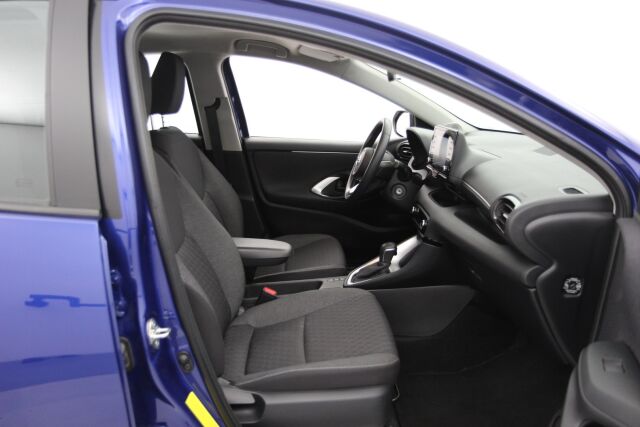 Toyota Yaris 2023 Toyota Yaris 1,5 Hybrid Active / 1-Om. Suomiauto / ALV / ACC / P-Kamera / Lohkolämmitin