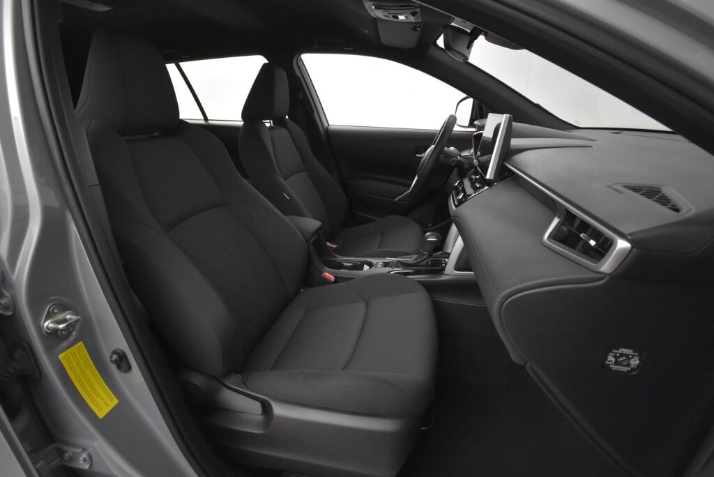 Toyota Corolla Cross 2023 2.0 Hybrid Active / Kamera / Navi / Suomi-auto / ALV / Adapt vak / Kaistavahti / Ratinlämmitin
