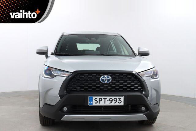 Toyota Corolla Cross 2023 Toyota Corolla Cross 2.0 Hybrid Active / Tehdastakuu / Alv-väh.kelp. / 1.omistaja / Adapt.vakkari / LED / P-kamera /