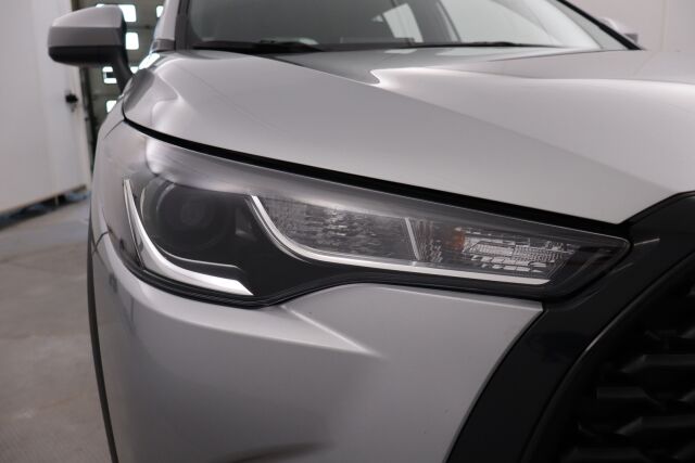 Toyota Corolla Cross 2023 Toyota Corolla Cross 2.0 Hybrid Active / Tehdastakuu / Alv-väh.kelp. / 1.omistaja / Adapt.vakkari / LED / P-kamera /