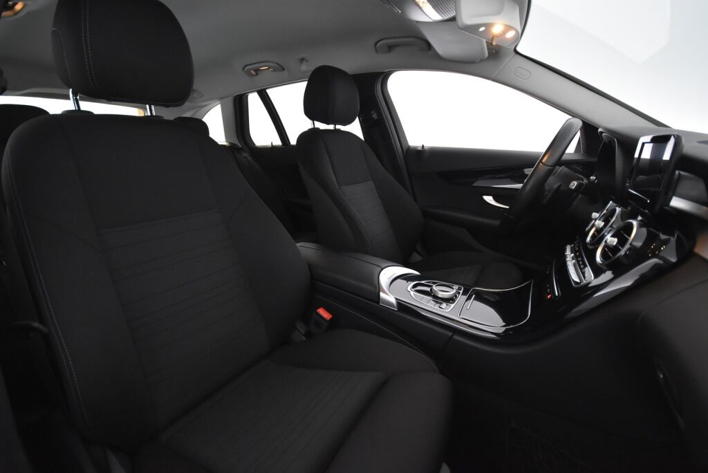 Mercedes-Benz C 2019 200 T A Business / Webasto / Juuri huollettu / LED High Performance-ajovalot / Kamera
