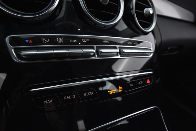 Mercedes-Benz C 2019 200 T A Business / Webasto / Juuri huollettu / LED High Performance-ajovalot / Kamera