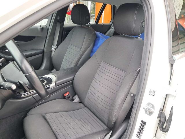 Mercedes-Benz C 2019 200 T A Business / Webasto / Juuri huollettu / LED High Performance-ajovalot / Kamera