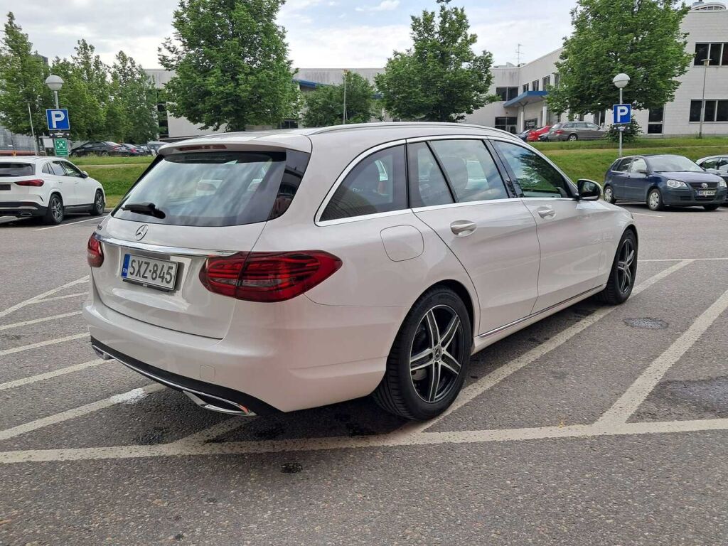 Mercedes-Benz C 2019 200 T A Business / Webasto / Juuri huollettu / LED High Performance-ajovalot / Kamera