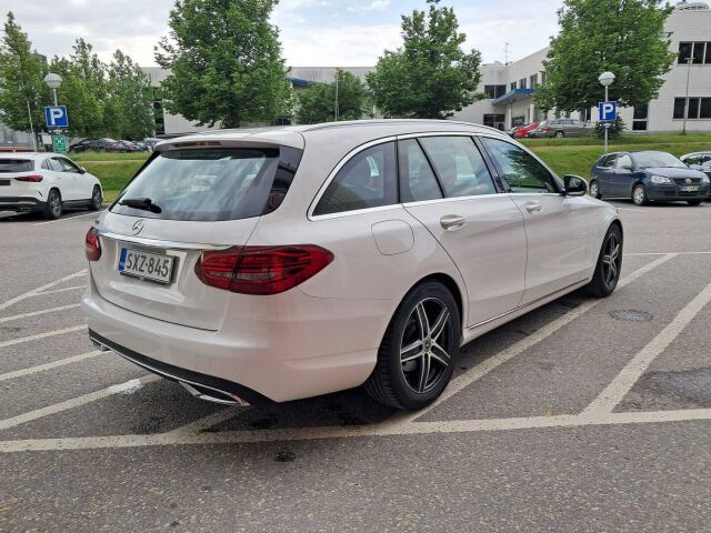 Mercedes-Benz C 2019 200 T A Business / Webasto / Juuri huollettu / LED High Performance-ajovalot / Kamera