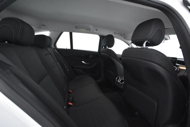Mercedes-Benz C 2019 200 T A Business / Webasto / Juuri huollettu / LED High Performance-ajovalot / Kamera
