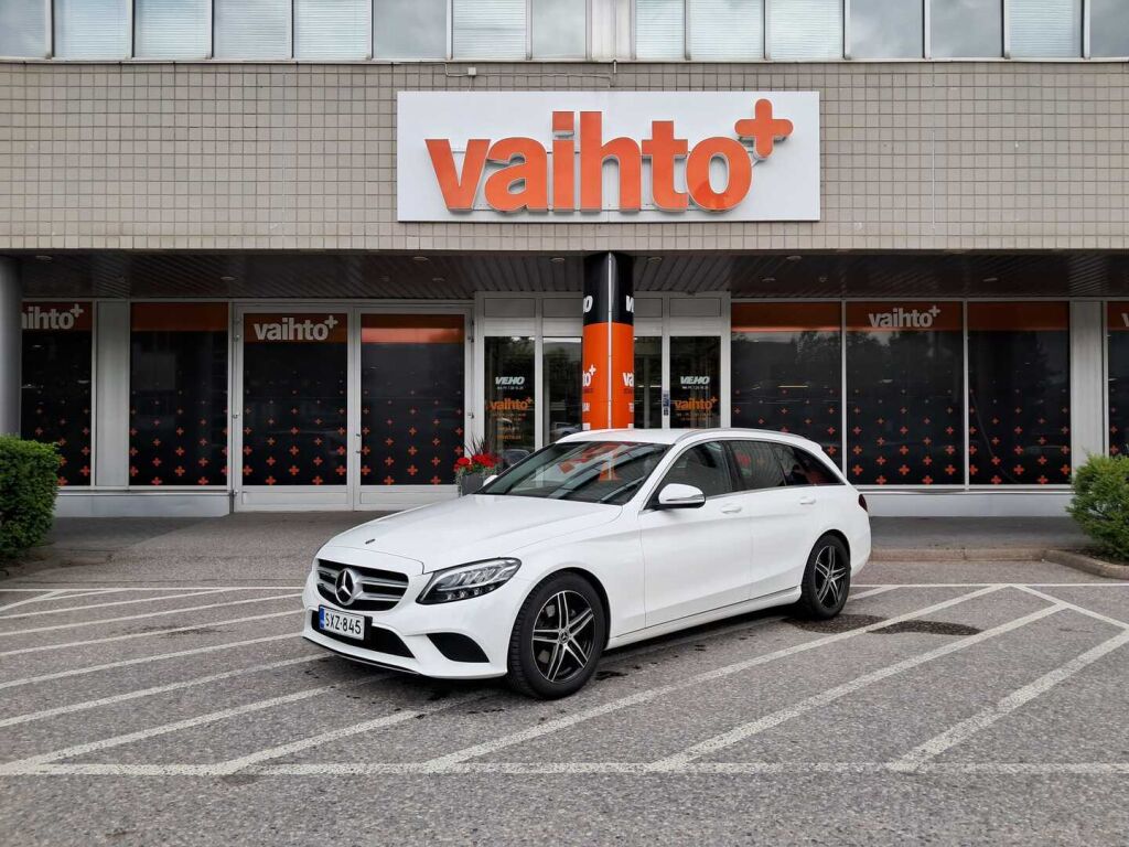 Mercedes-Benz C 2019 200 T A Business / Webasto / Juuri huollettu / LED High Performance-ajovalot / Kamera