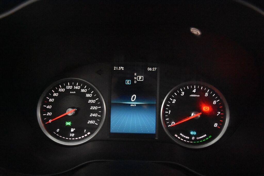 Mercedes-Benz C 2019 200 T A Business / Webasto / Juuri huollettu / LED High Performance-ajovalot / Kamera