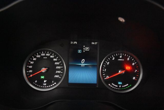 Mercedes-Benz C 2019 200 T A Business / Webasto / Juuri huollettu / LED High Performance-ajovalot / Kamera