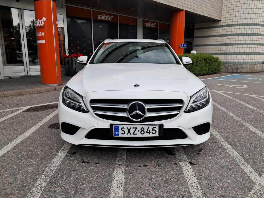 Mercedes-Benz C 2019 200 T A Business / Webasto / Juuri huollettu / LED High Performance-ajovalot / Kamera