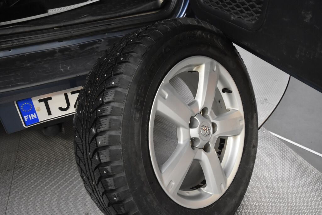 Toyota RAV4 2007 2,0 VVT-i 4WD aut. Business / KeylessGo / Vetokoukku / Ajamattomat kesärenkaat / Huollettu 4/25