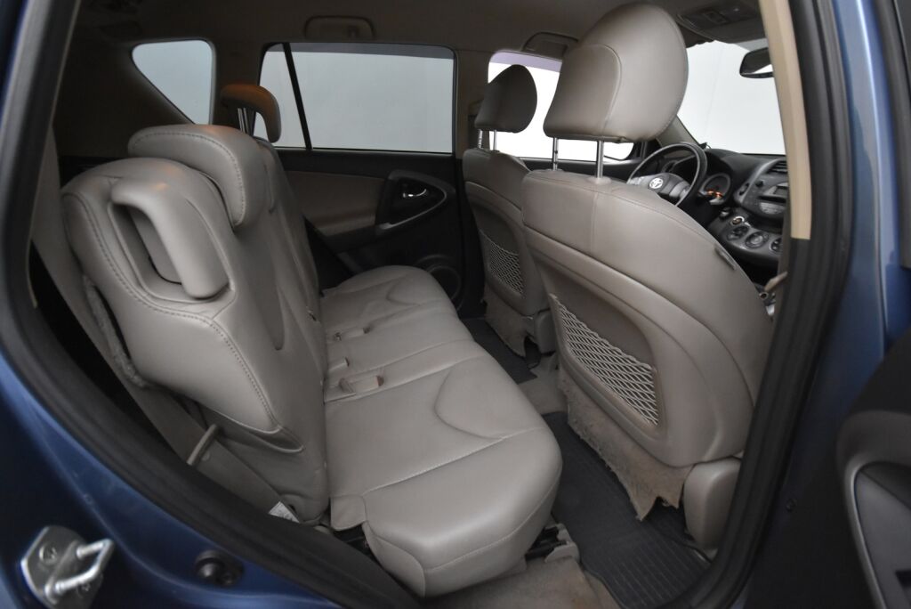 Toyota RAV4 2007 2,0 VVT-i 4WD aut. Business / KeylessGo / Vetokoukku / Ajamattomat kesärenkaat / Huollettu 4/25