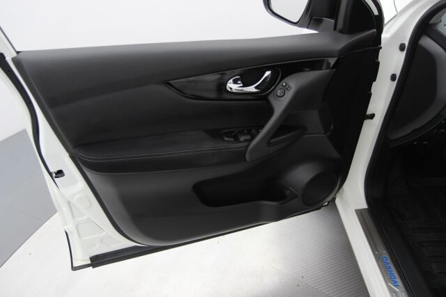 Nissan Qashqai 2017 DIG-T 115 Acenta 2WD Xtronic E6 Safety Pack Connect / Navi / Kamera / 1 omistaja / Lohkolämmitin