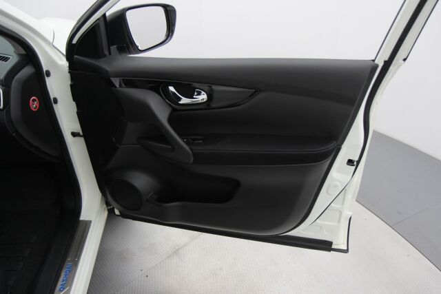 Nissan Qashqai 2017 DIG-T 115 Acenta 2WD Xtronic E6 Safety Pack Connect / Navi / Kamera / 1 omistaja / Lohkolämmitin