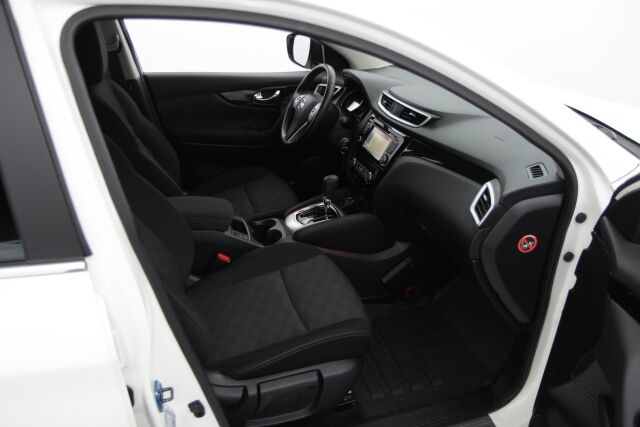 Nissan Qashqai 2017 DIG-T 115 Acenta 2WD Xtronic E6 Safety Pack Connect / Navi / Kamera / 1 omistaja / Lohkolämmitin