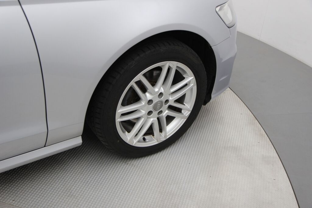 Audi A6 2015 Sedan Business Sport 1,8 TFSI 140 kW ultra S tronic / Ketju vaihdettu / Tutkat / Koukku / Sporttipenkit