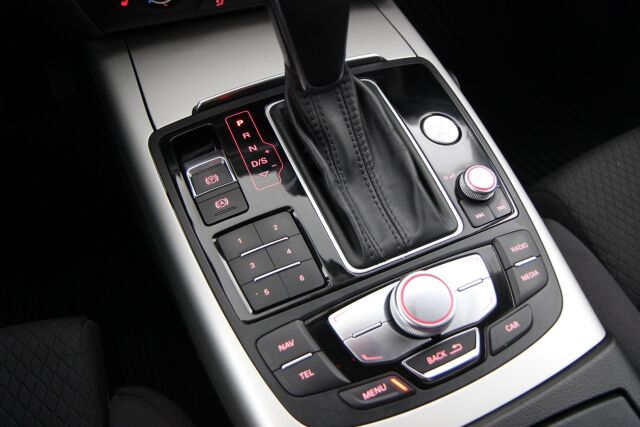 Audi A6 2015 Sedan Business Sport 1,8 TFSI 140 kW ultra S tronic / Ketju vaihdettu / Tutkat / Koukku / Sporttipenkit