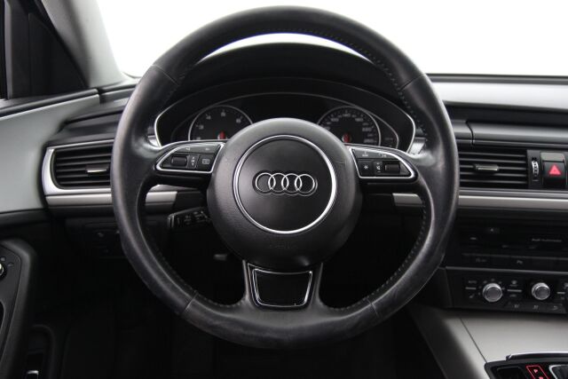 Audi A6 2015 Sedan Business Sport 1,8 TFSI 140 kW ultra S tronic / Ketju vaihdettu / Tutkat / Koukku / Sporttipenkit
