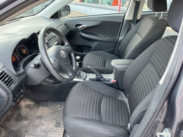 Toyota Corolla 2010 1,33 Dual VVT-i Linea Terra 4ov / Suomiauto / Lohkolämmitin / Ilmastointi /