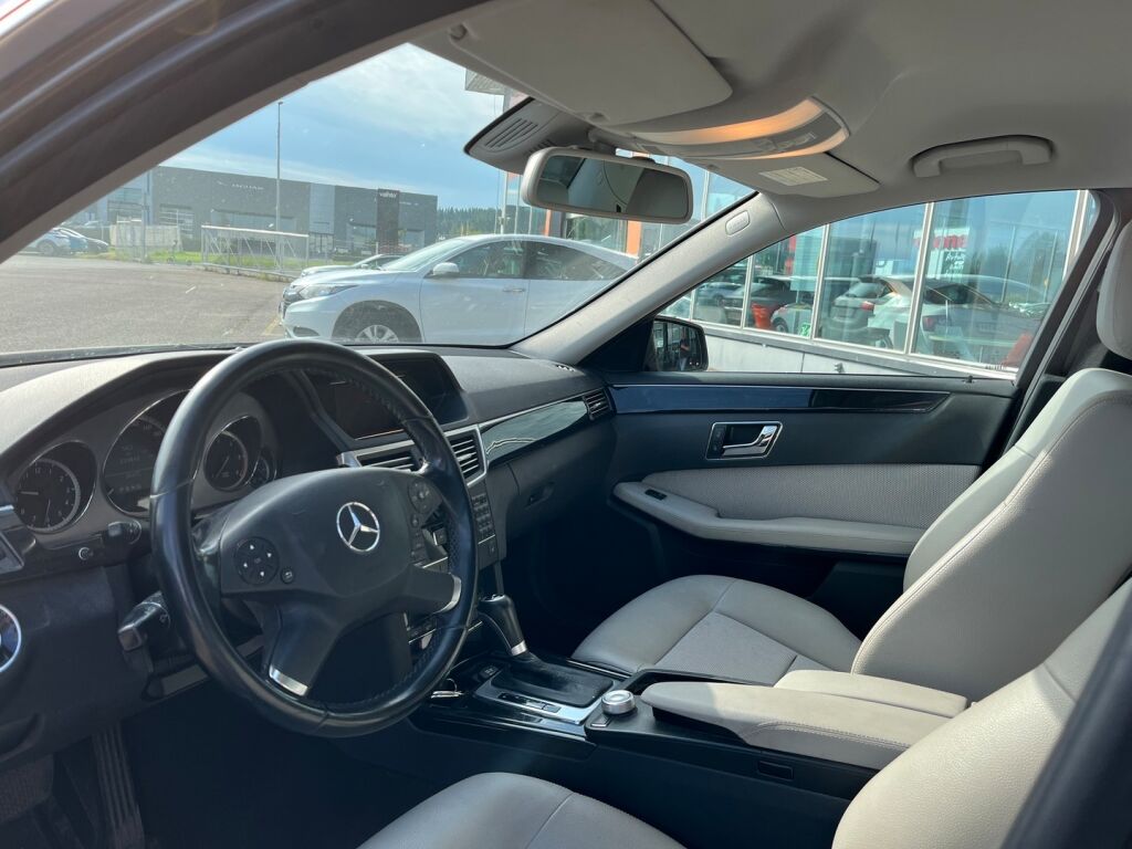 Mercedes-Benz E 2011 220 CDI BE A Premium Business / Suomiauto / 1.Omistaja / Vakkari / Lohkolämmitin / Tutkat /