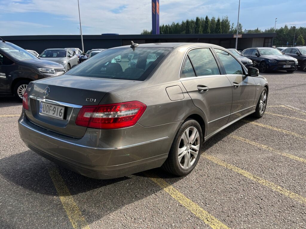 Mercedes-Benz E 2011 220 CDI BE A Premium Business / Suomiauto / 1.Omistaja / Vakkari / Lohkolämmitin / Tutkat /