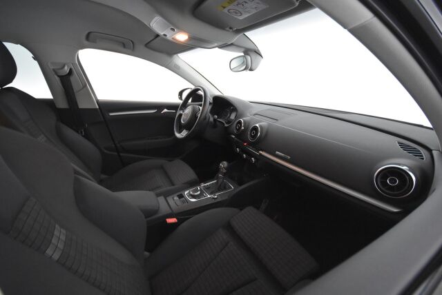 Audi A3 2014 Sedan Business Sport 1,8 TFSI 132 kW quattro S tronic / Adaptiivinen vakionopeussäädin/Sport penkit