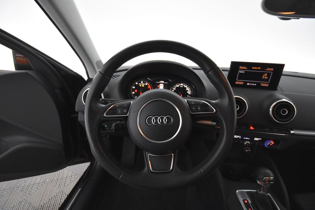 Audi A3 2014 Sedan Business Sport 1,8 TFSI 132 kW quattro S tronic / Adaptiivinen vakionopeussäädin/Sport penkit