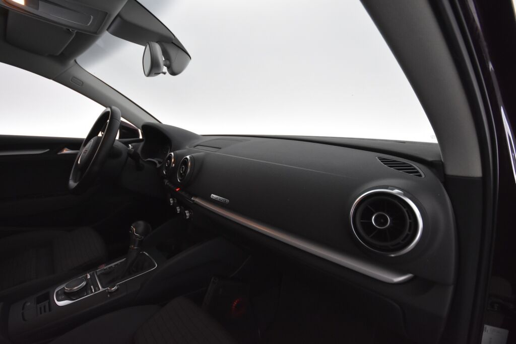 Audi A3 2014 Sedan Business Sport 1,8 TFSI 132 kW quattro S tronic / Adaptiivinen vakionopeussäädin/Sport penkit