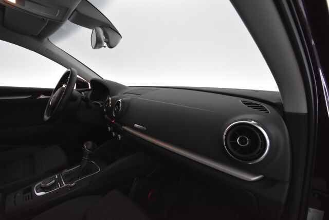 Audi A3 2014 Sedan Business Sport 1,8 TFSI 132 kW quattro S tronic / Adaptiivinen vakionopeussäädin/Sport penkit
