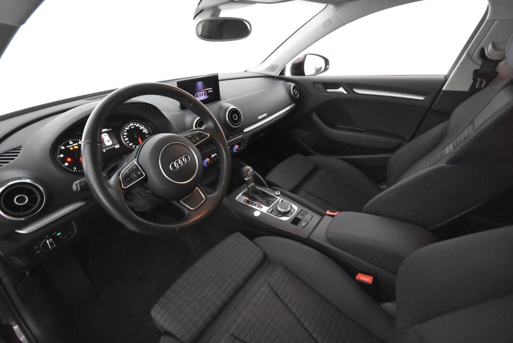 Audi A3 2014 Sedan Business Sport 1,8 TFSI 132 kW quattro S tronic / Adaptiivinen vakionopeussäädin/Sport penkit