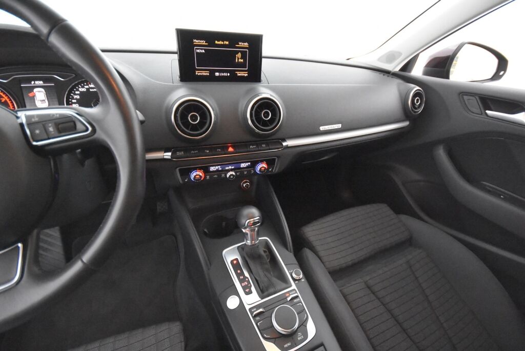 Audi A3 2014 Sedan Business Sport 1,8 TFSI 132 kW quattro S tronic / Adaptiivinen vakionopeussäädin/Sport penkit