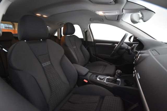 Audi A3 2014 Sedan Business Sport 1,8 TFSI 132 kW quattro S tronic / Adaptiivinen vakionopeussäädin/Sport penkit