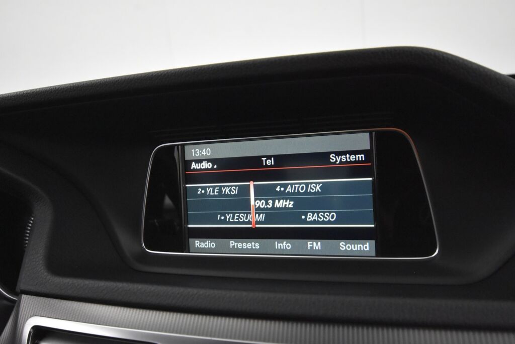 Mercedes-Benz E 2015 220 BlueTec A Business / LED-ajovalot / Pysäköintitutkat / Vetokoukku