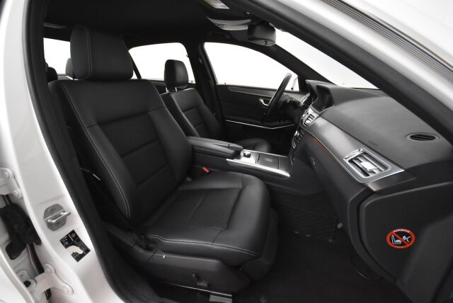 Mercedes-Benz E 2015 220 BlueTec A Business / LED-ajovalot / Pysäköintitutkat / Vetokoukku