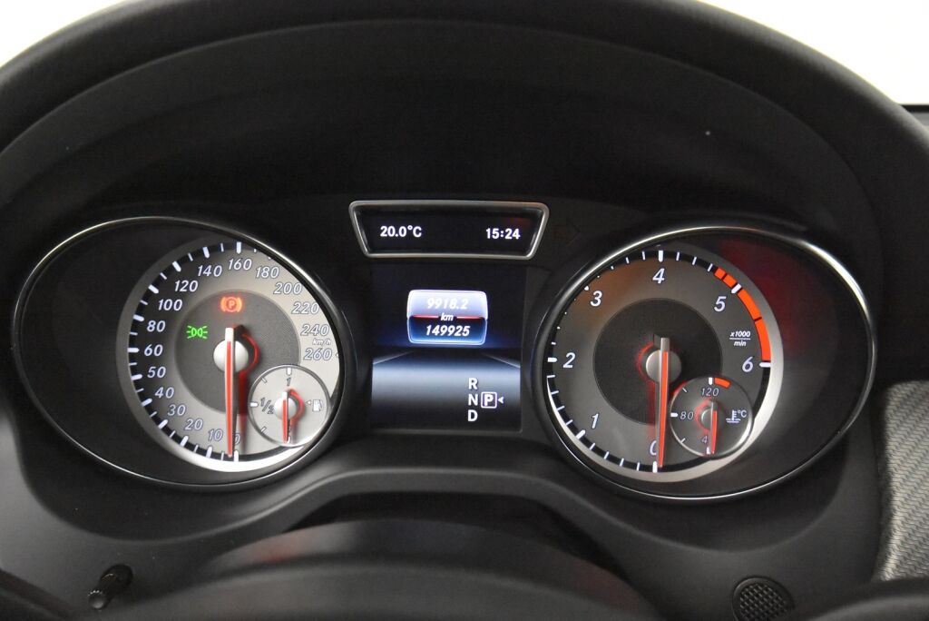 Mercedes-Benz GLA 2016 200 d 4Matic A Premium Business / Yksiomisteinen / Vakkari / P.kamera /