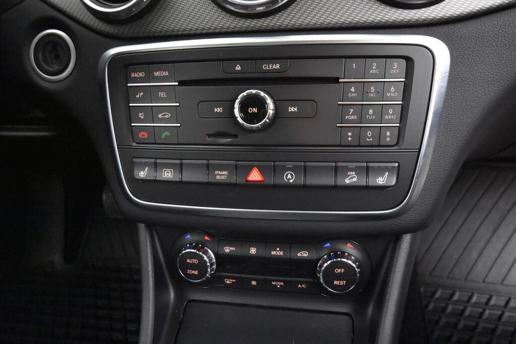 Mercedes-Benz GLA 2016 200 d 4Matic A Premium Business / Yksiomisteinen / Vakkari / P.kamera /
