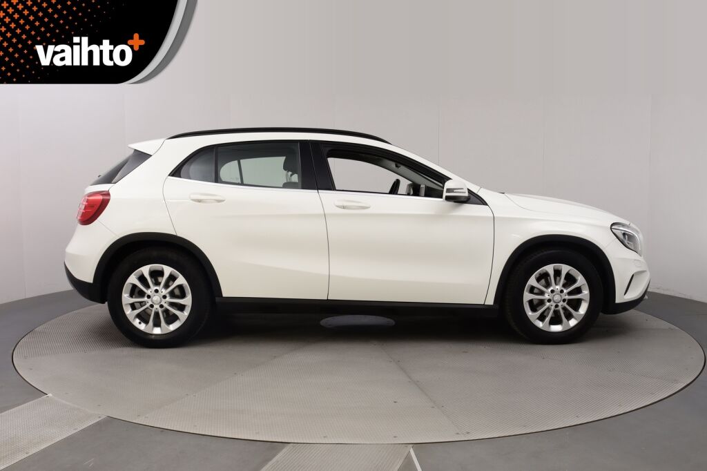 Mercedes-Benz GLA 2016 200 d 4Matic A Premium Business / Yksiomisteinen / Vakkari / P.kamera /