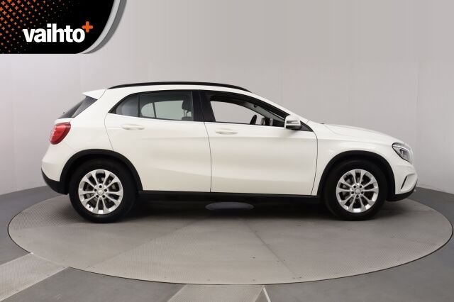 Mercedes-Benz GLA 2016 200 d 4Matic A Premium Business / Yksiomisteinen / Vakkari / P.kamera /
