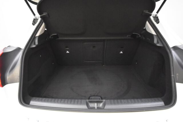 Mercedes-Benz GLA 2016 200 d 4Matic A Premium Business / Yksiomisteinen / Vakkari / P.kamera /